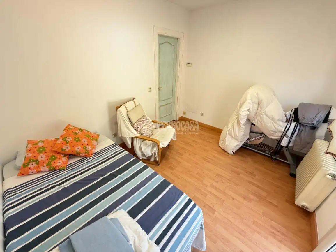 Habitación de Casa adosada en venta en Collado Mediano con Calefacción y Jardín privado