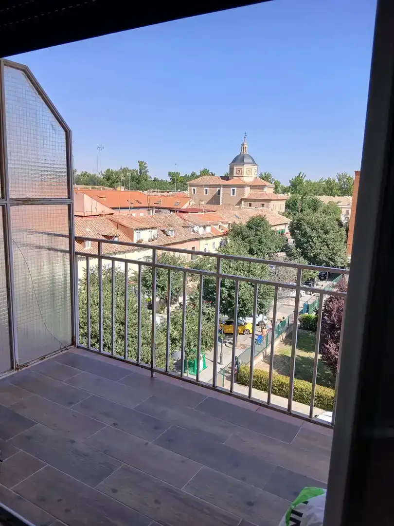 Vista exterior de Pis de lloguer en Aranjuez amb Parquet, Traster i Moblat