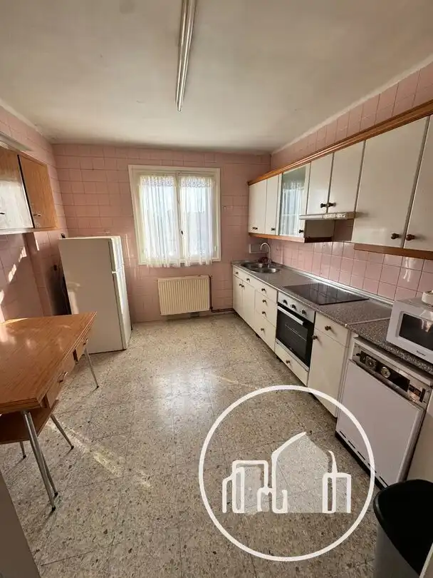 Cuina de Pis en venda en Villarcayo de Merindad de Castilla la Vieja amb Calefacció i Moblat