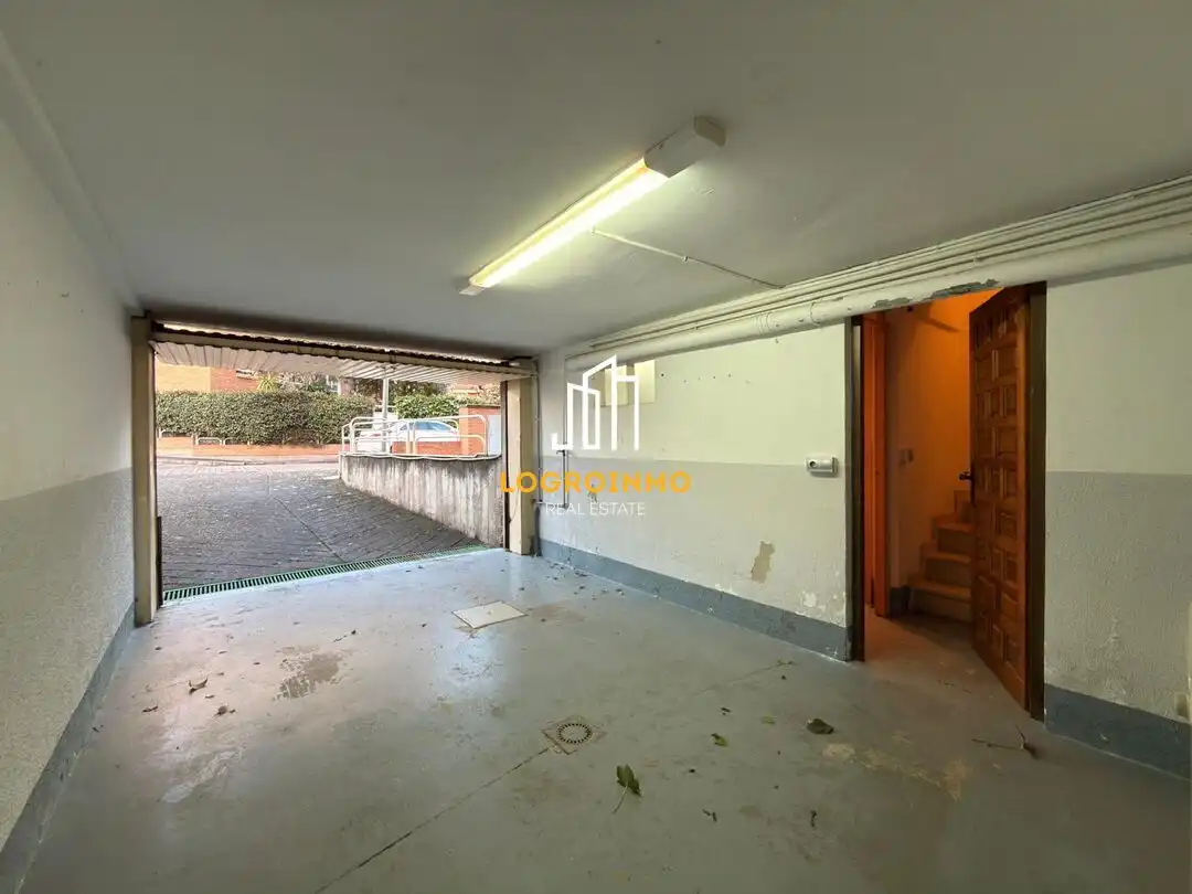 Detached homes for sale in  Logroño  with Heating, Private garden and Terrace