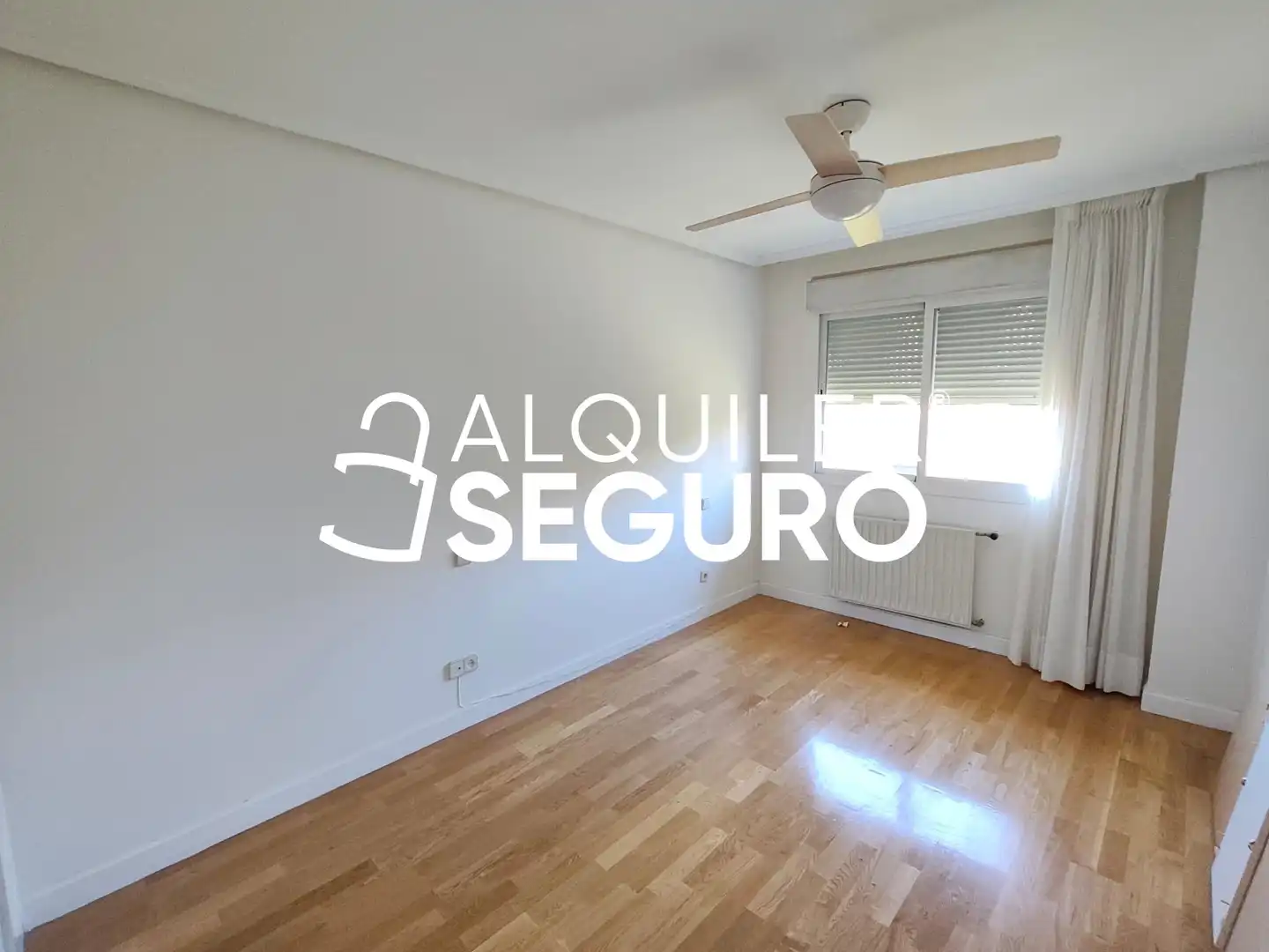 Habitación de Piso de alquiler en Madrid con Aire acondicionado, Calefacción y Piscina