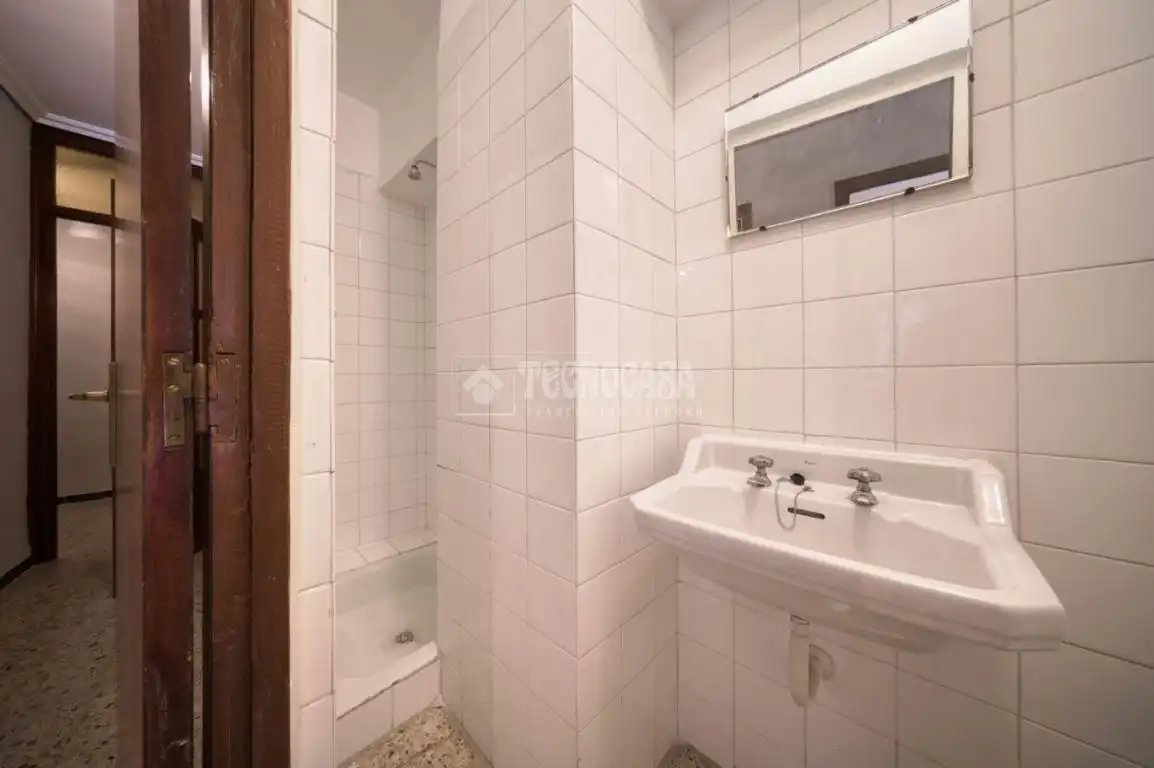Baño de Piso en venta en Valladolid con Calefacción