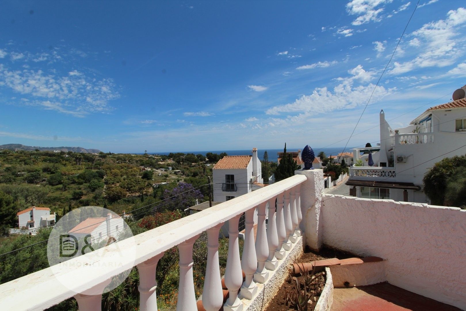 Vista exterior de Casa o chalet en venta en Nerja con Terraza
