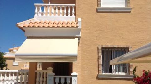 Chalet adosado en Ciudad Quesada con amplio jardin