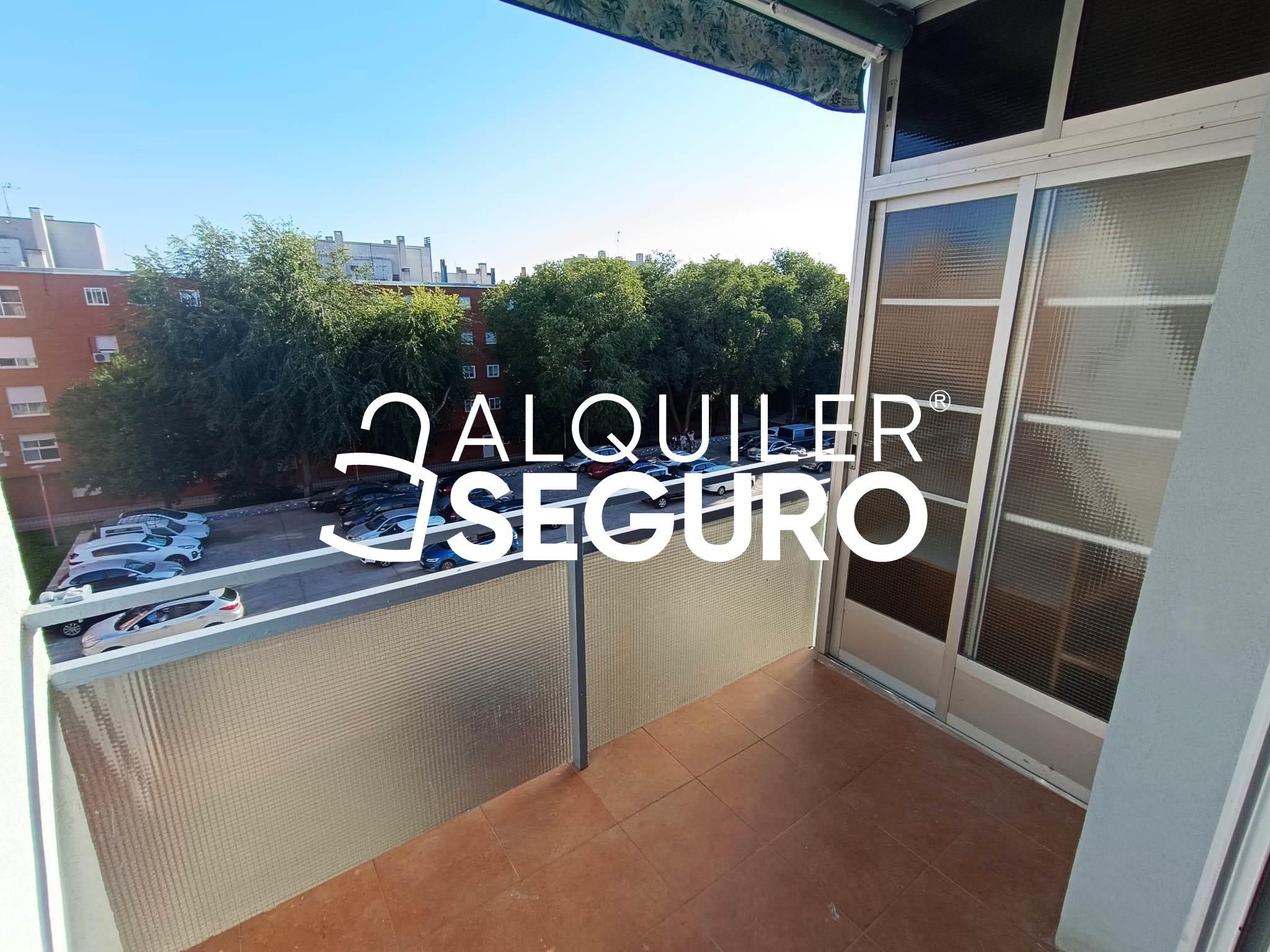 Vista exterior de Piso de alquiler en Parla con Calefacción y Amueblado