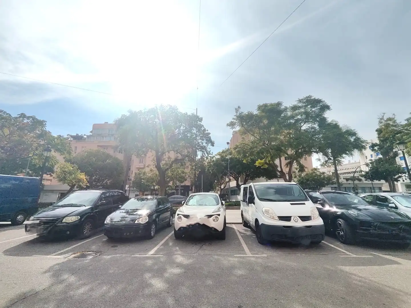 Parking de Local en venta en Marbella con Aire acondicionado, Parquet y Alarma