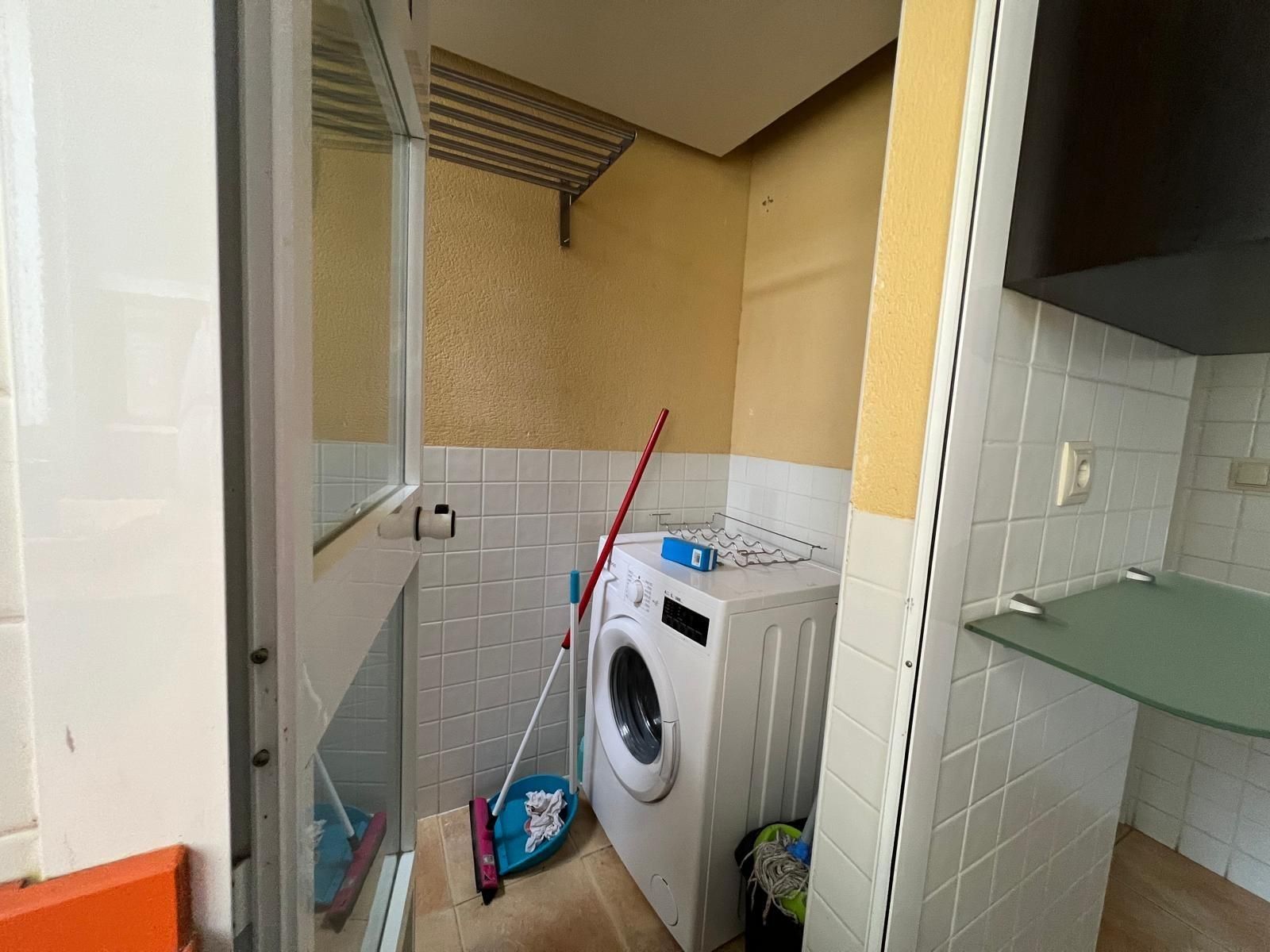 Bathroom of Flat for sale in Cáceres Capital  with Community pool