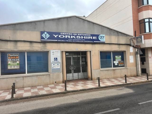 Local comercial en Alquiler en Calle Hernán Cortés, 15 en Carretera de Córdoba - Libertad
