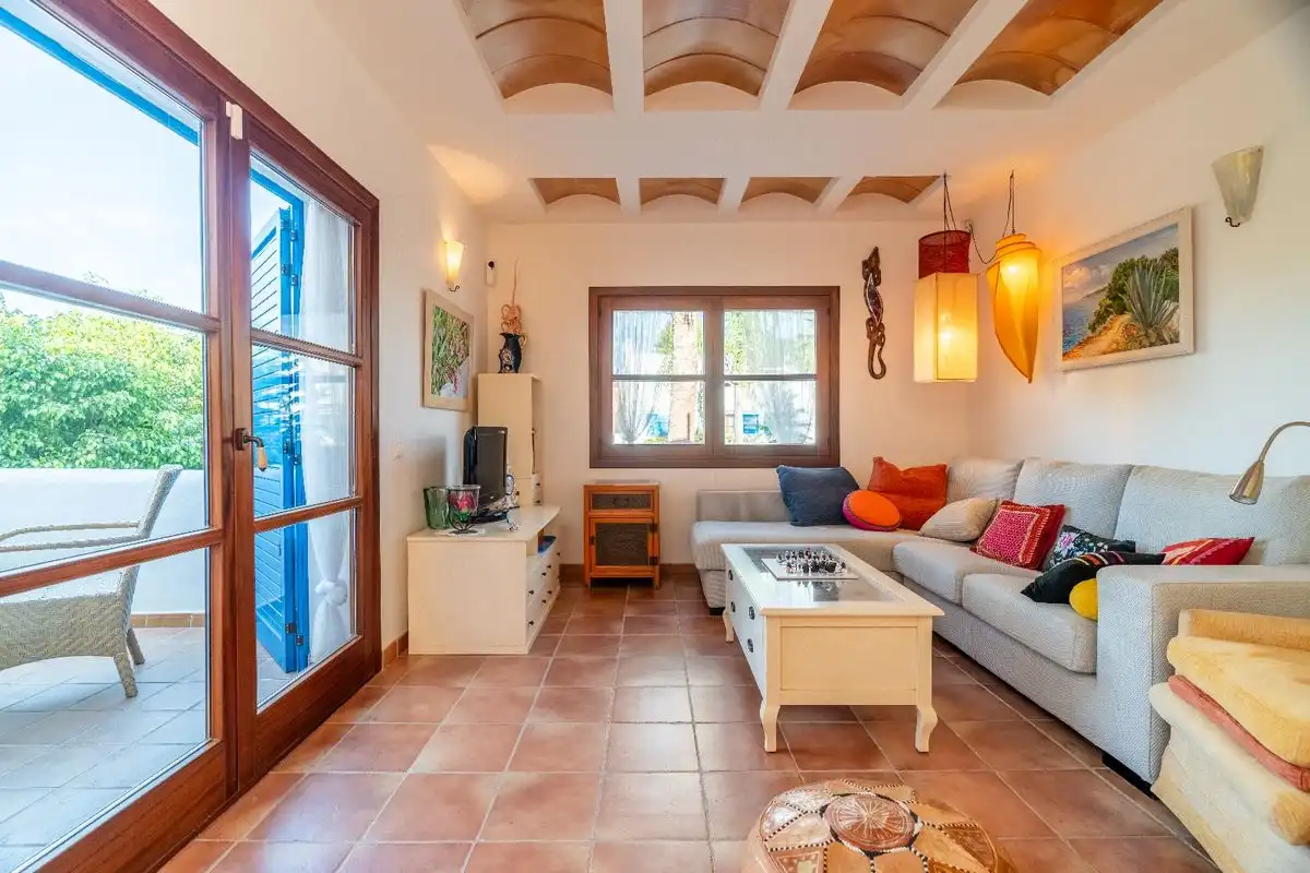 Wohnzimmer von Dachboden zum Verkauf in Santa Eulària des Riu mit Klimaanlage, Heizung und Schwimmbad