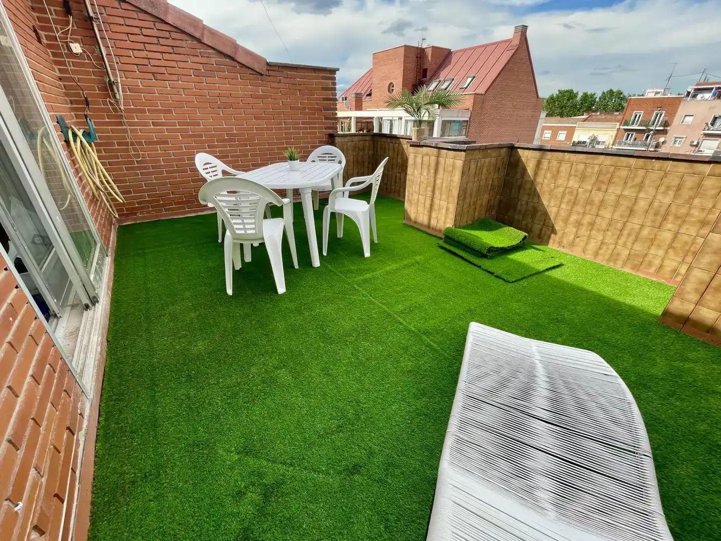 Terraza de Ático para compartir en Madrid con Parquet, Amueblado y Horno