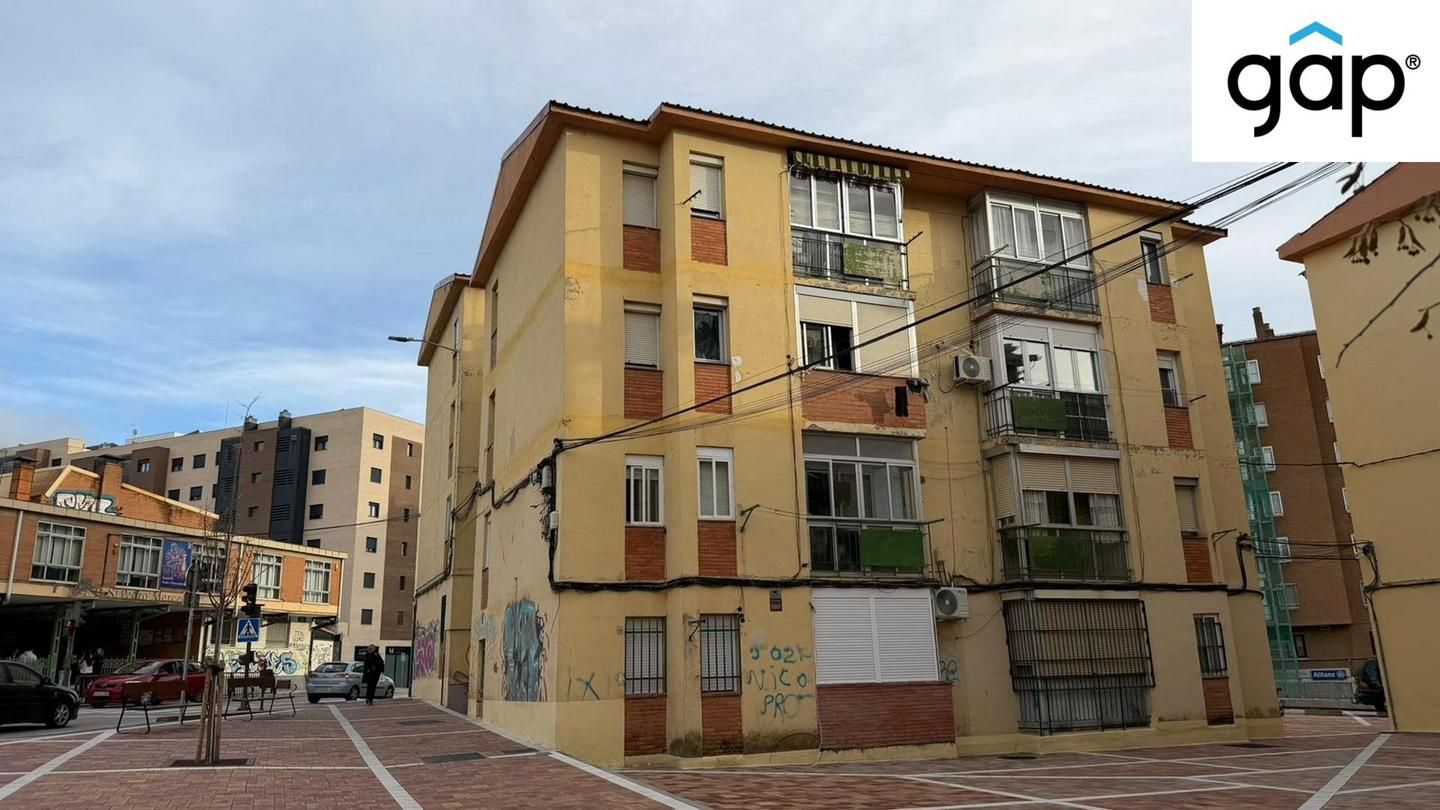 Vista exterior de Pis en venda en Cuenca Capital amb Calefacció, Terrassa i Traster