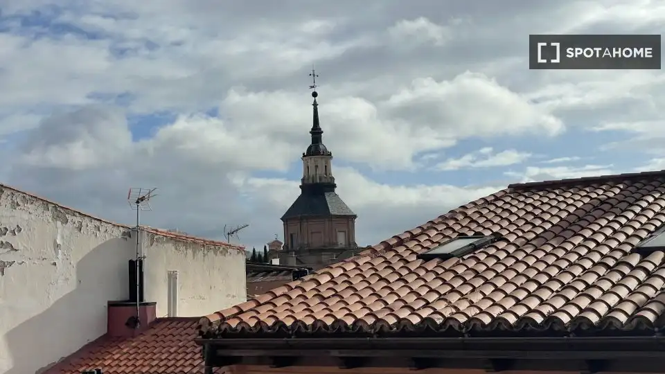 Vista exterior de Apartamento para compartir en Alcalá de Henares con Aire acondicionado, Terraza y Amueblado