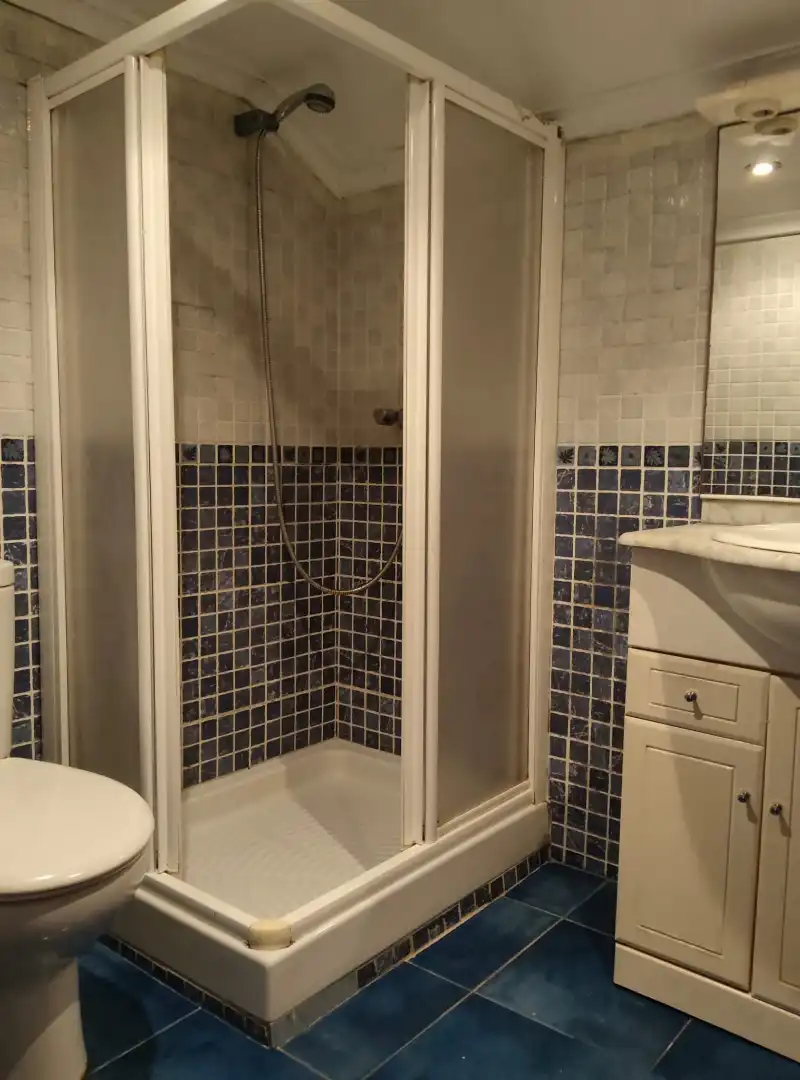 Bany de Estudi en venda en Santander amb Parquet i Moblat