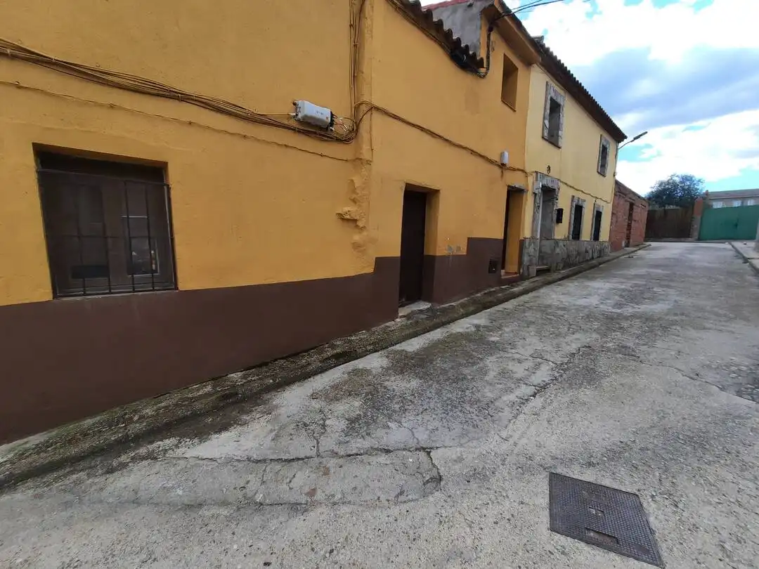 Vista exterior de Casa o chalet en venta en Nombela con Calefacción