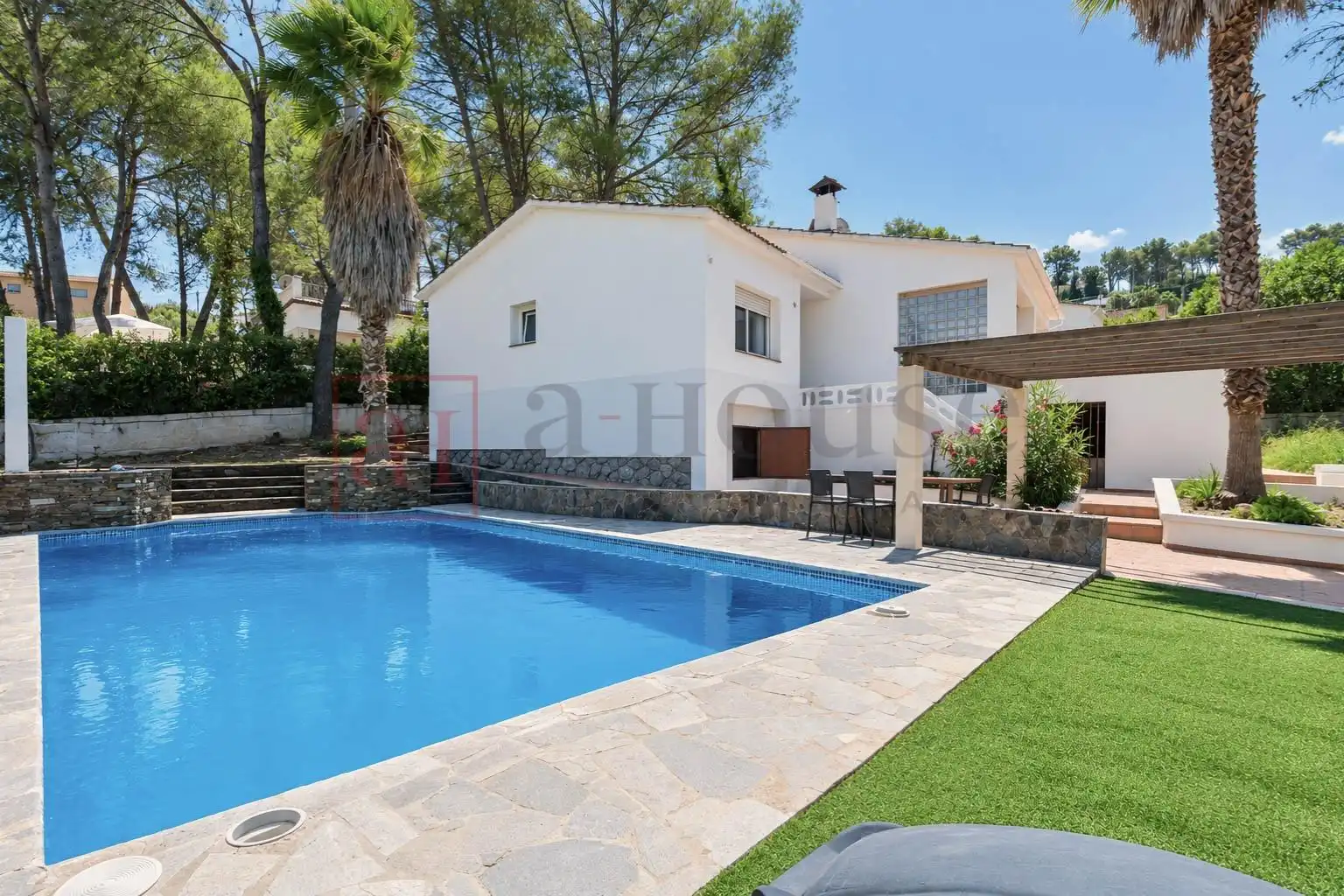 Vista exterior de Casa o chalet en venta en Olivella con Parquet, Terraza y Piscina