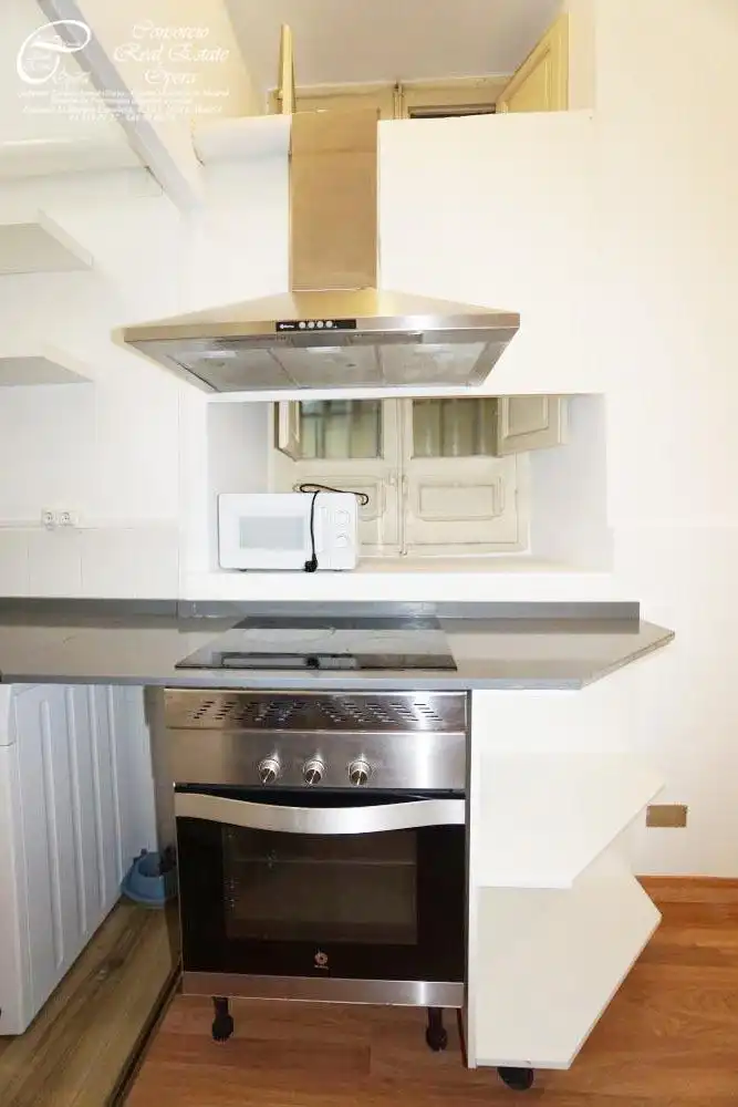 Flat for rent in Calle BOLA, Palacio