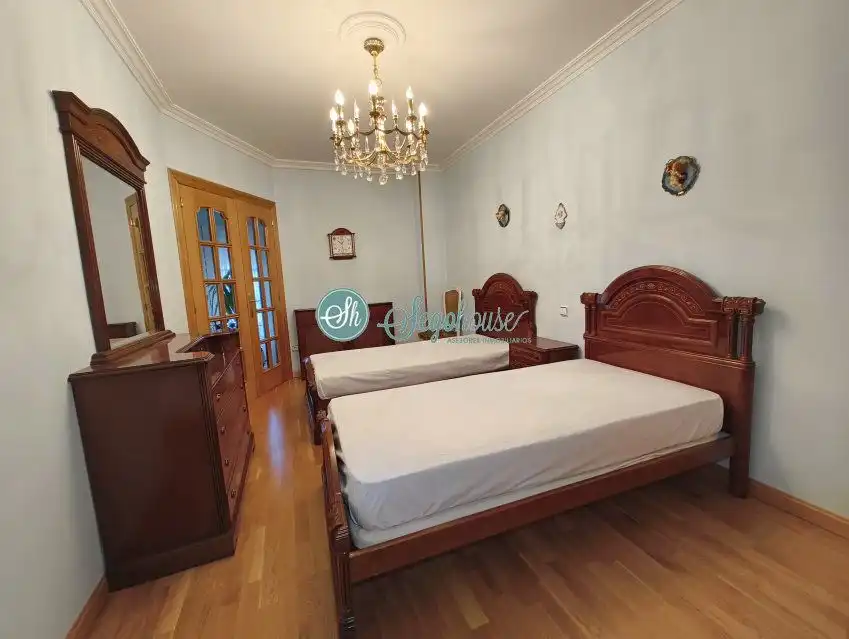 Schlafzimmer von Wohnung zur Miete in Segovia mit Heizung, Parkett und Möbliert