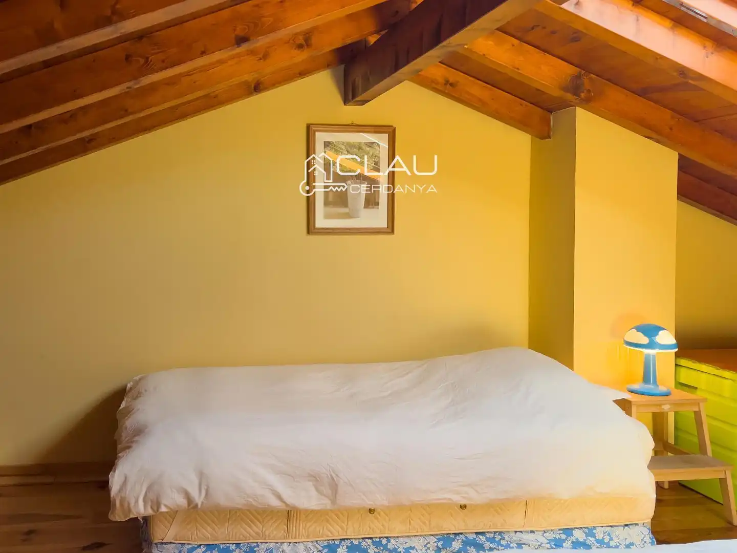 Schlafzimmer von Einfamilien-Reihenhaus zur Miete in Latour - de - Carol mit Heizung, Privatgarten und Terrasse