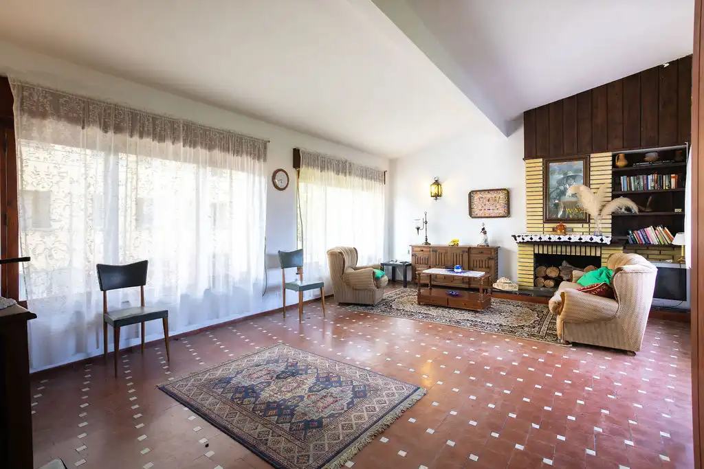 Sala d'estar de Casa o xalet en venda en Colunga amb Calefacció i Moblat