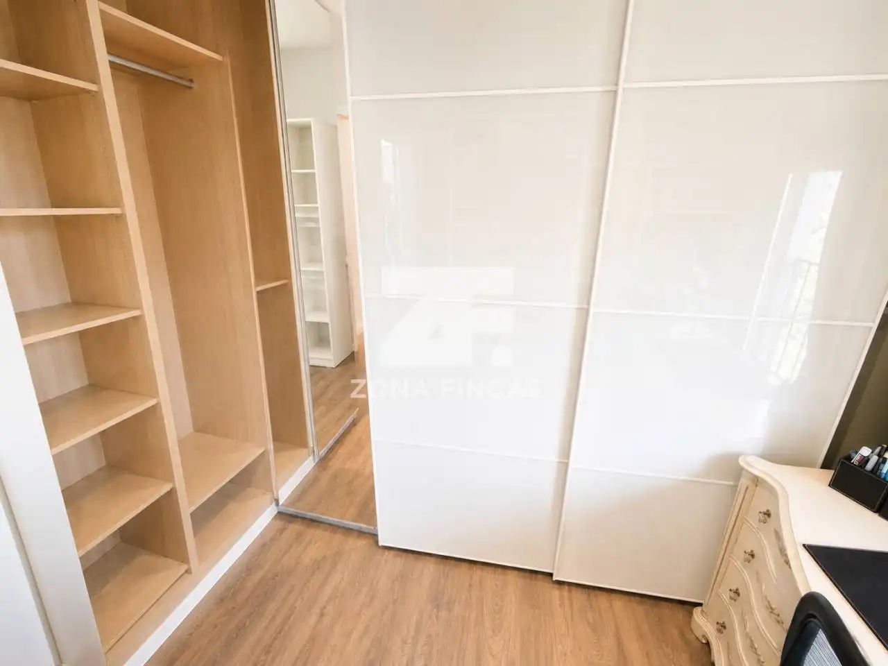 Dormitori de Pis en venda en Badalona amb Aire condicionat, Calefacció i Parquet
