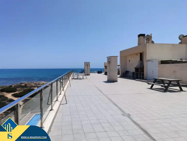 Piso con piscina en venta en La Mata