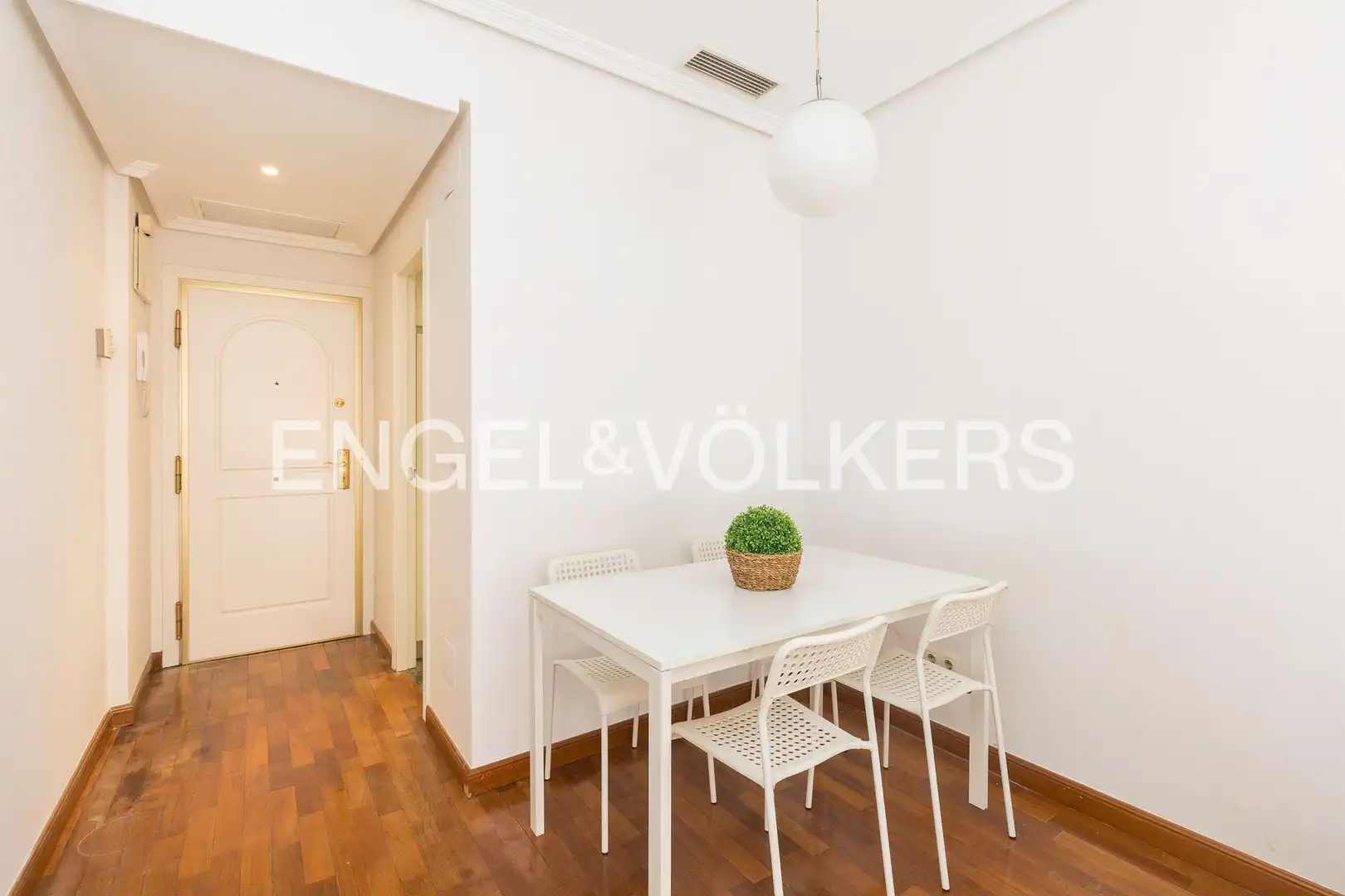 Dining room of Flat for rent in Madrid  with Air Conditioner, Heating and Parquet flooring