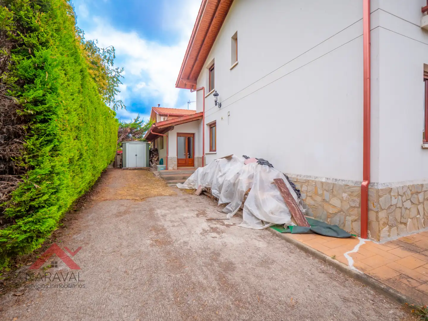 Vista exterior de Casa o xalet en venda en Zigoitia amb Calefacció, Jardí privat i Parquet