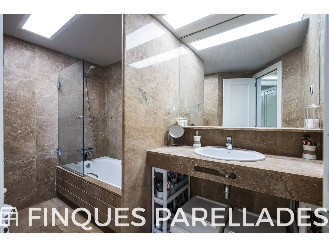 Bathroom of Flat for sale in Sitges  with Air Conditioner, Heating and Terrace