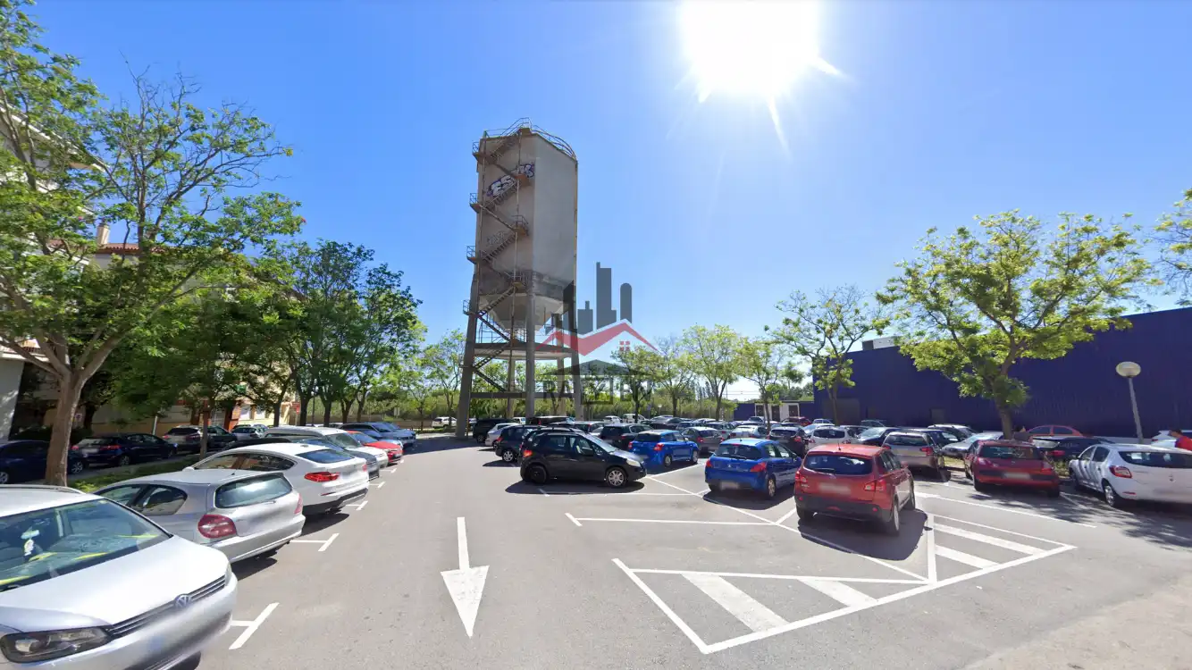 Parking of Commercial properties for sale in Figueres
