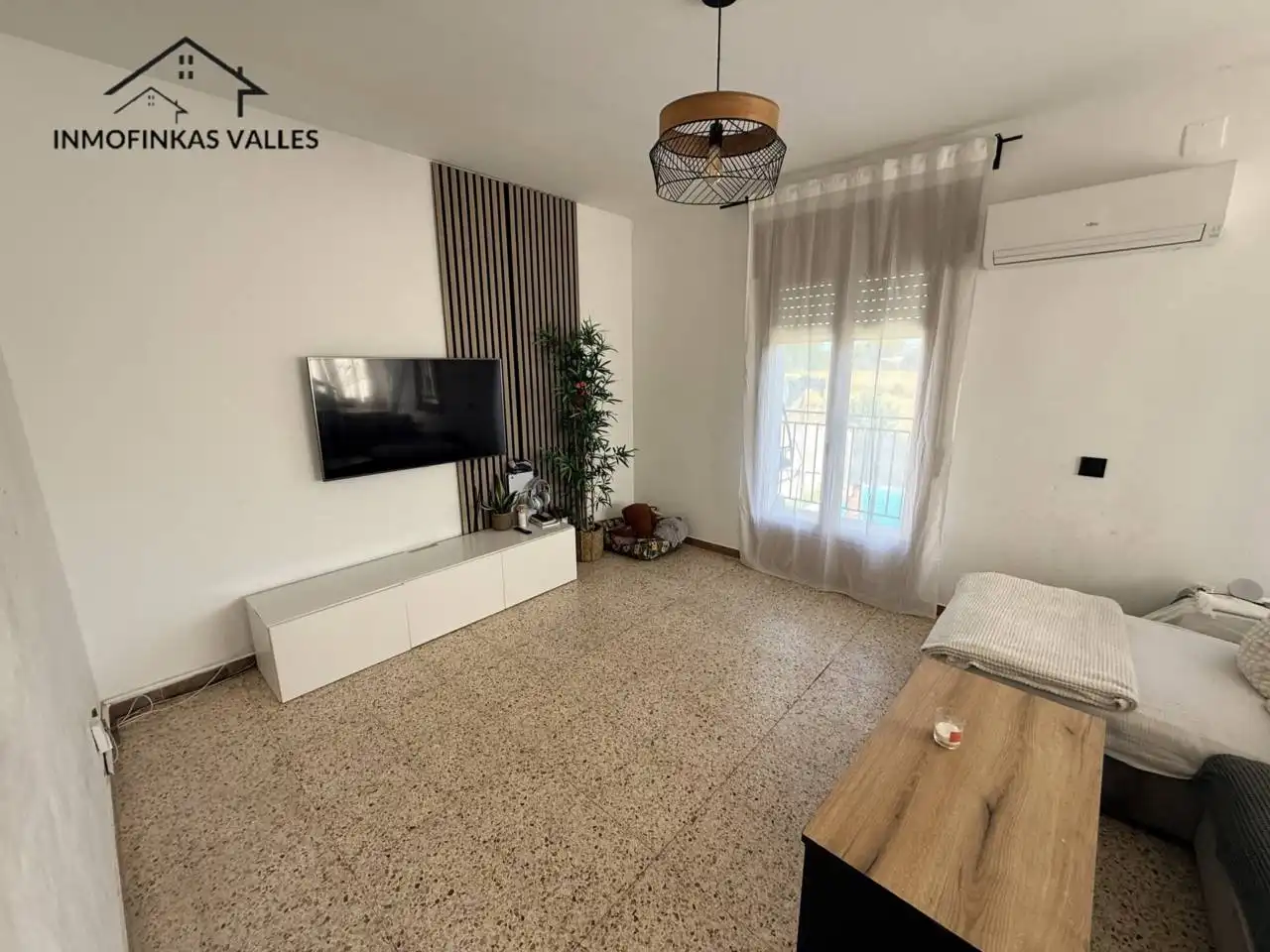 Sala de estar de Casa o chalet en venta en Lliçà d'Amunt con Calefacción, Jardín privado y Terraza