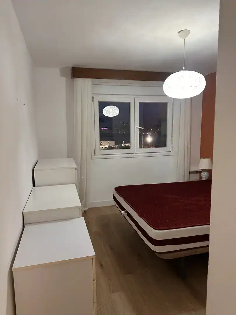 Habitación de Piso para compartir en La Línea de la Concepción con Aire acondicionado, Parquet y Piscina
