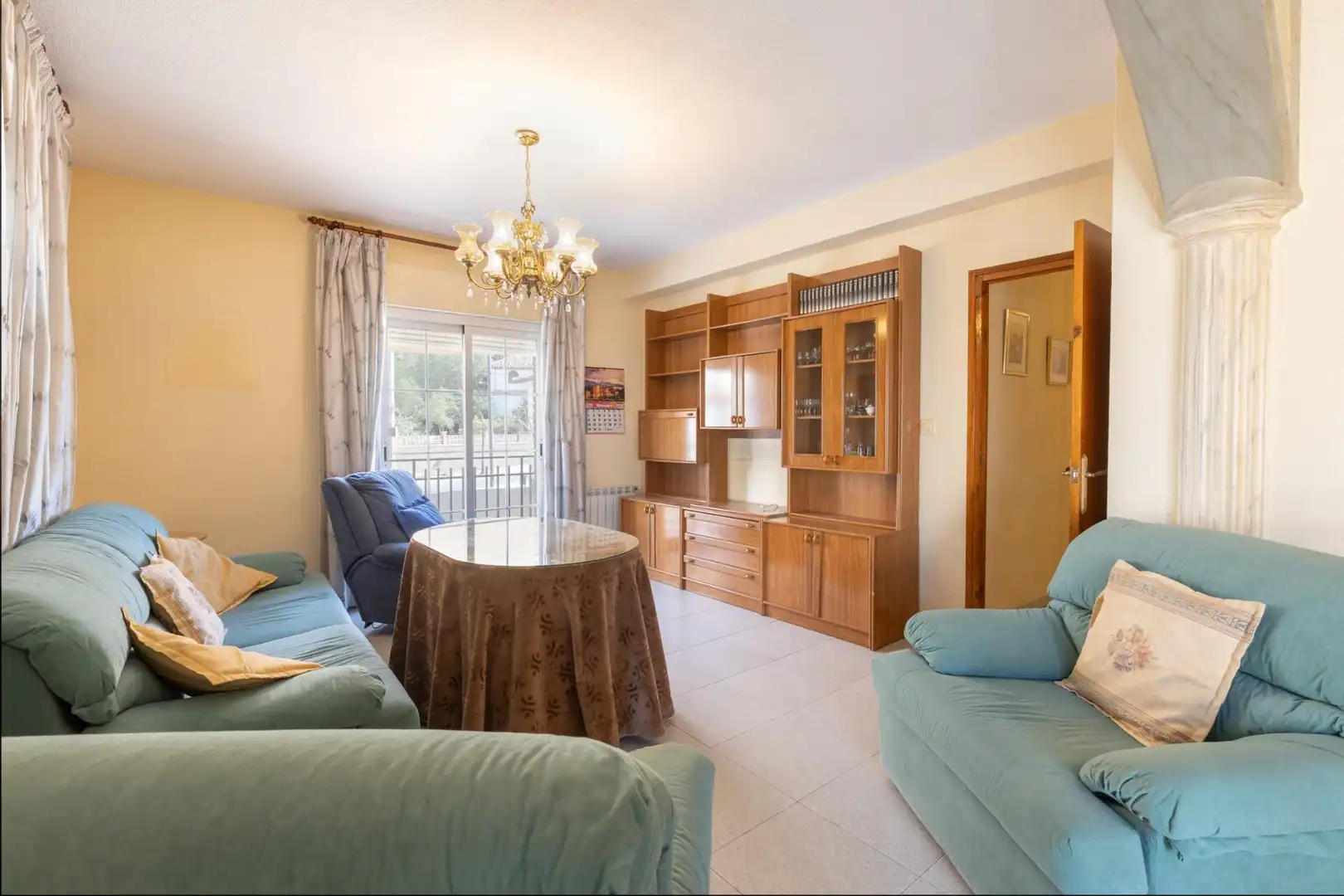 Living room of Buildings for sale in La Zubia