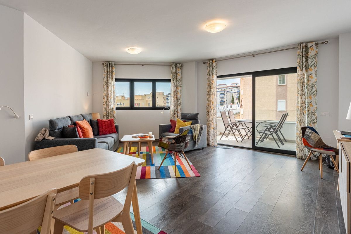 Apartment for sale in Sierra de Estepona - Avda. de Andalucía, Estepona Pueblo