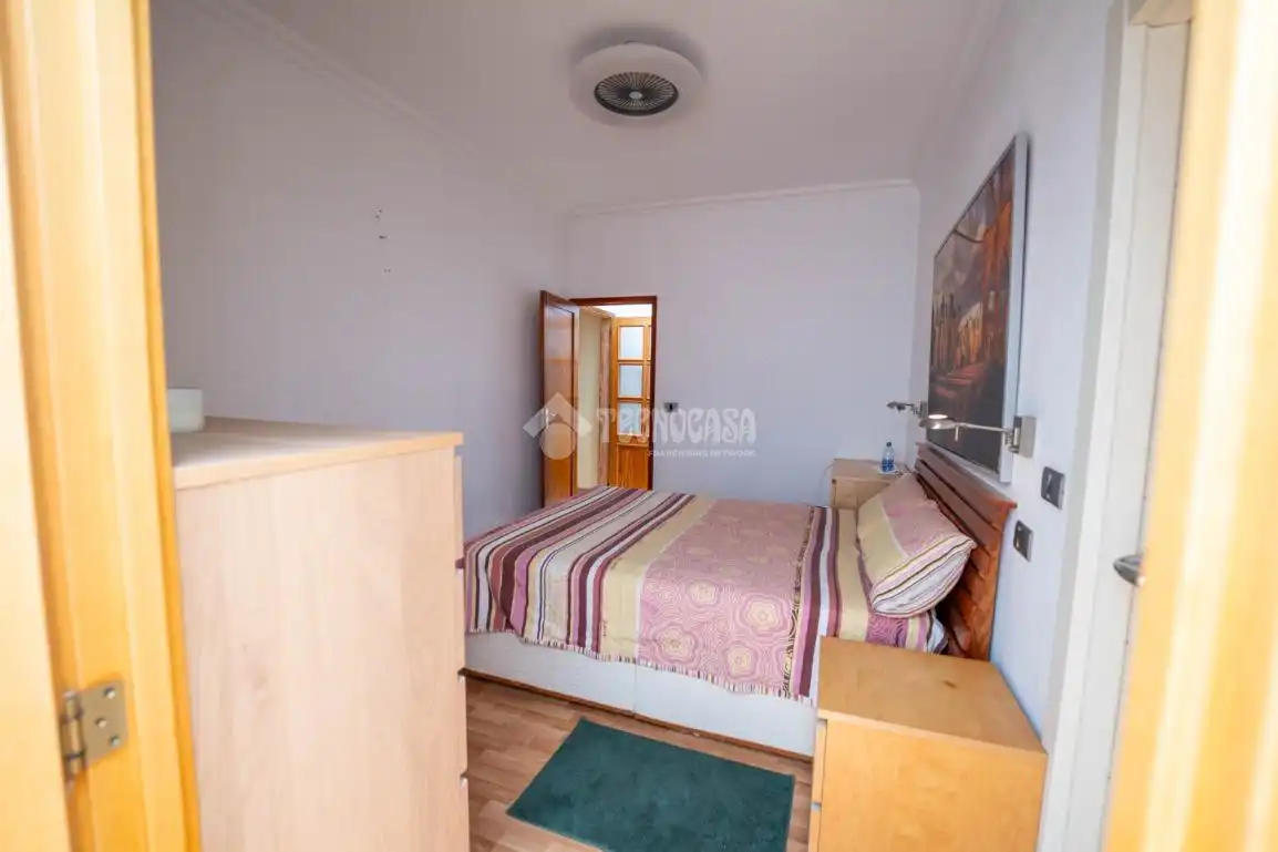 Habitación de Casa adosada en venta en Telde con Amueblado