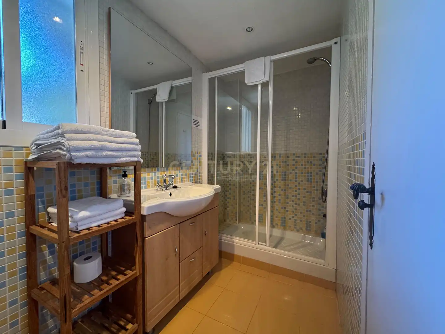Badezimmer von Wohnungen zum Verkauf in San Martín de Valdeiglesias mit Klimaanlage, Privatgarten und Möbliert