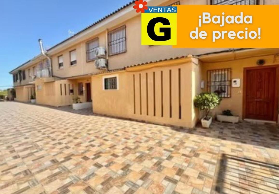 Vista exterior de Dúplex en venda en Orihuela amb Aire condicionat, Calefacció i Jardí privat