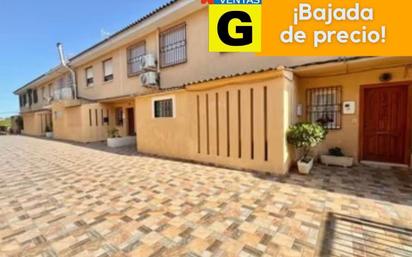 Vista exterior de Dúplex en venda en Orihuela amb Aire condicionat, Calefacció i Jardí privat