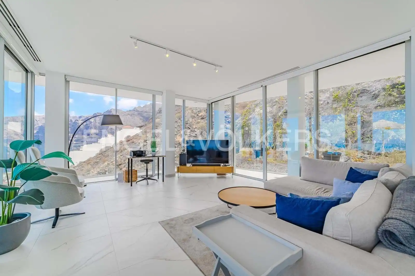 Living room of Flat for sale in Santiago del Teide  with Air Conditioner, Terrace and Swimming Pool