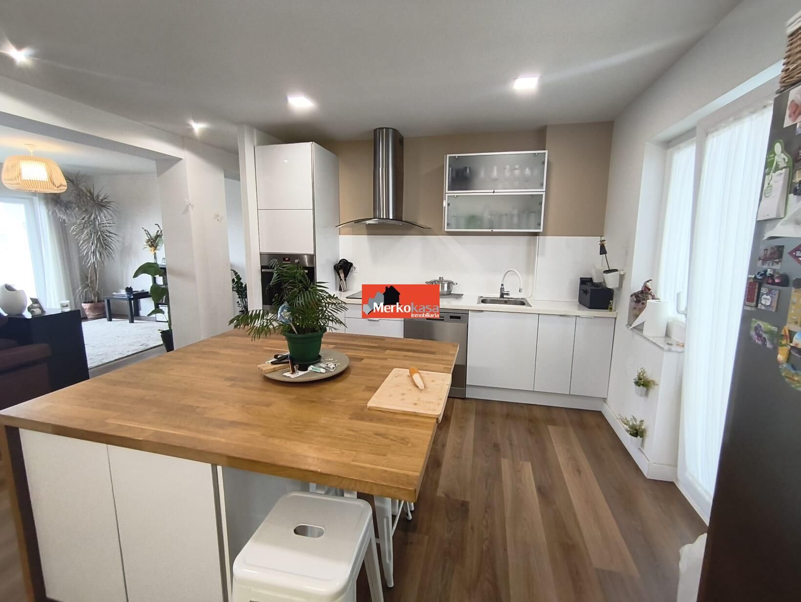 Kitchen of Flat for sale in Lugo Capital  with Heating, Storage room and Balcony