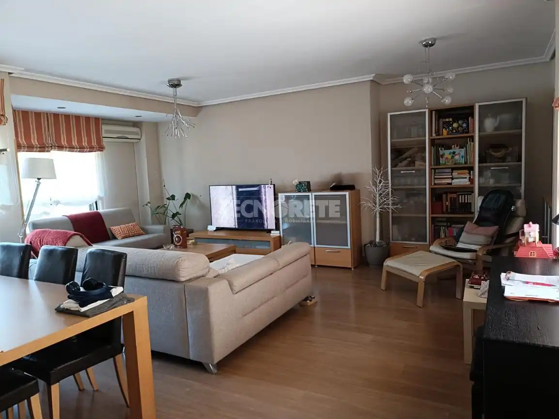 Sala d'estar de Casa adosada en venda en Guadalajara Capital amb Aire condicionat, Calefacció i Terrassa