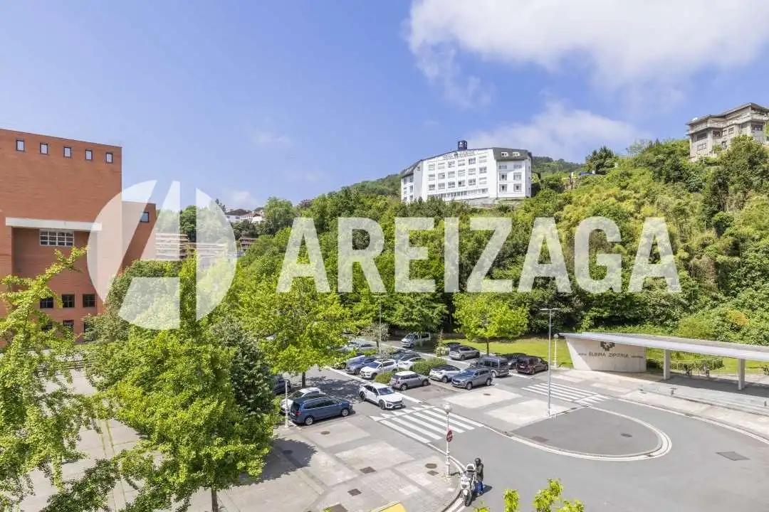Exterior view of Flat for sale in Donostia - San Sebastián   with Heating, Terrace and Storage room