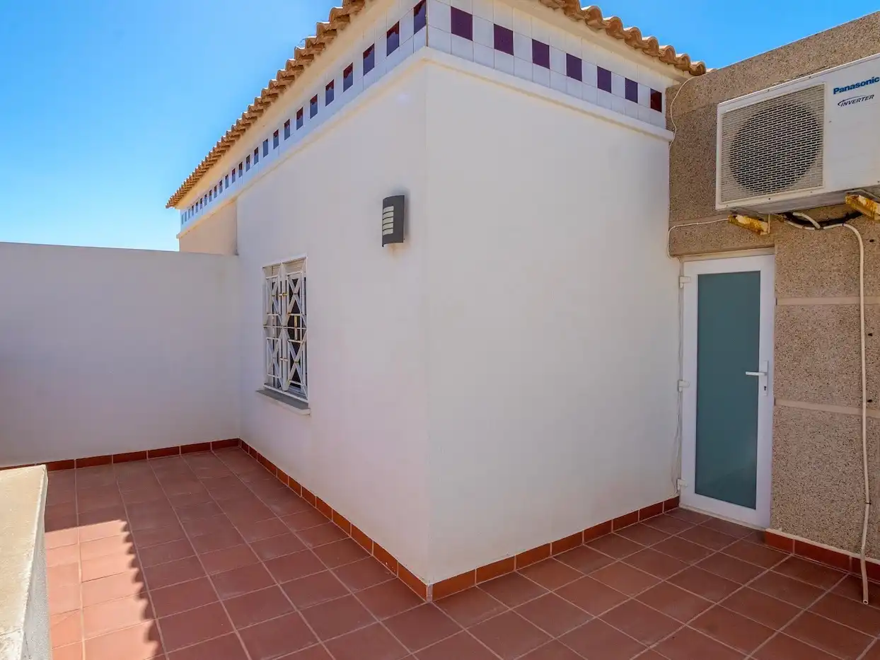 Terraced house with pool for sale in av de la mancha 210, imagen 12