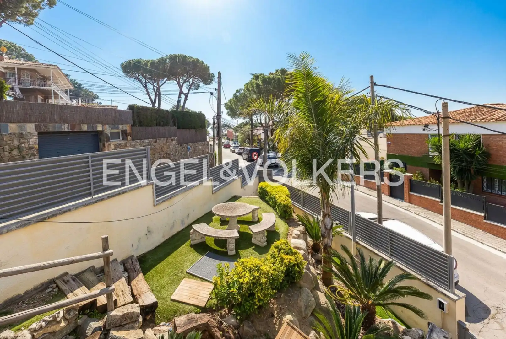 Vista exterior de Casa o xalet de lloguer en Premià de Dalt amb Aire condicionat, Calefacció i Jardí privat