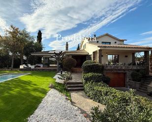 Jardí de Casa o xalet en venda en Cerdanyola del Vallès amb Aire condicionat, Calefacció i Terrassa