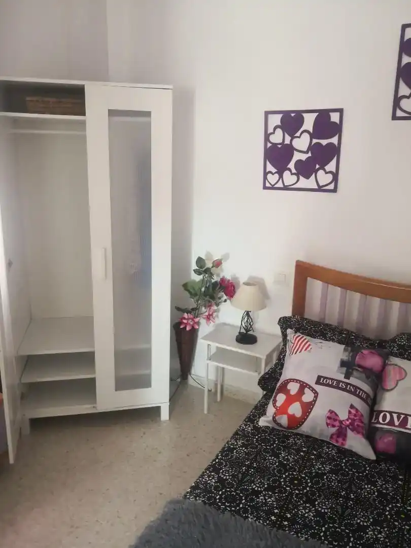 Bedroom of Flat for share in Centro