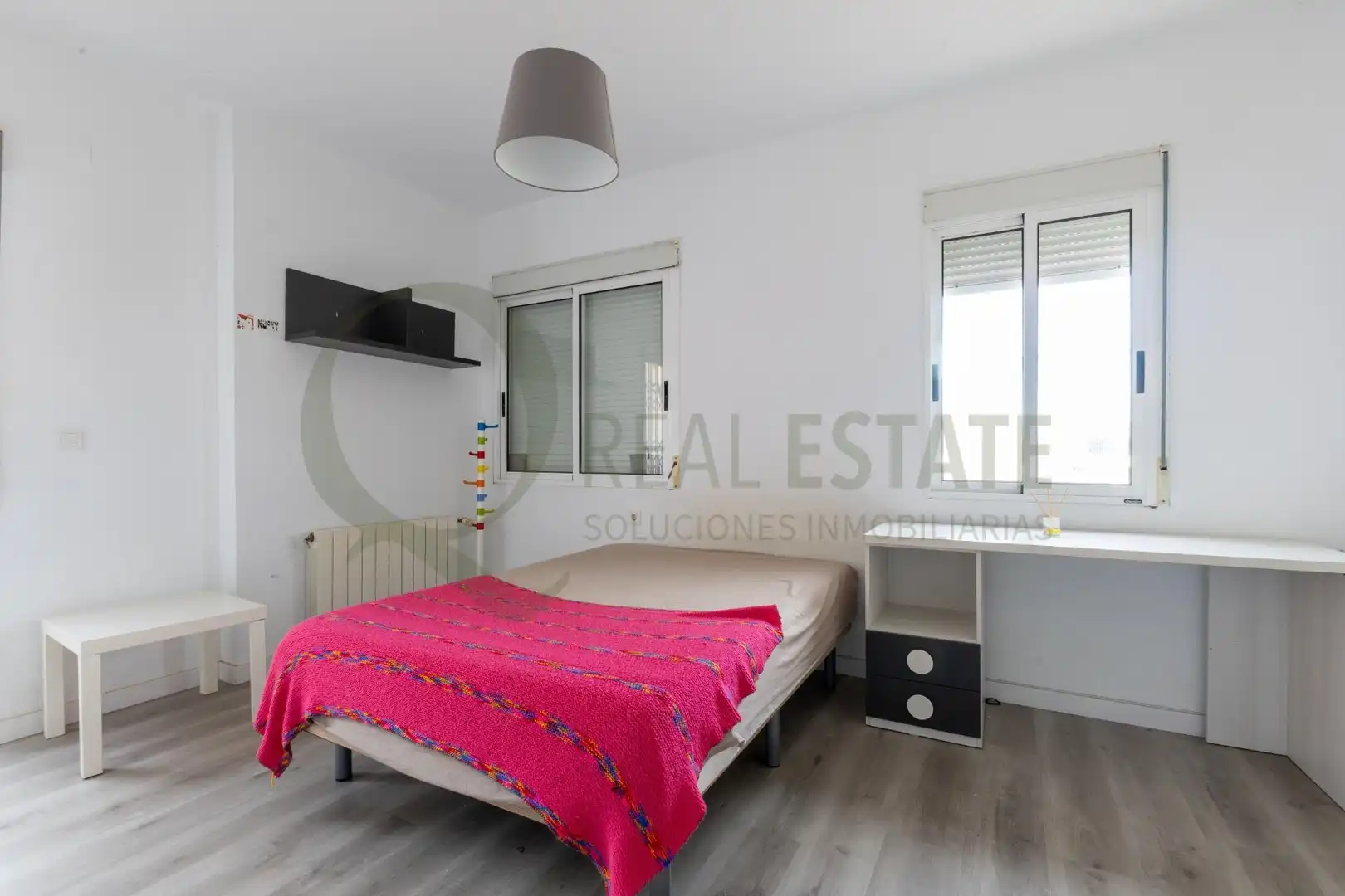Habitación de Casa o chalet en venta en Alicante / Alacant con Jardín privado, Terraza y Trastero