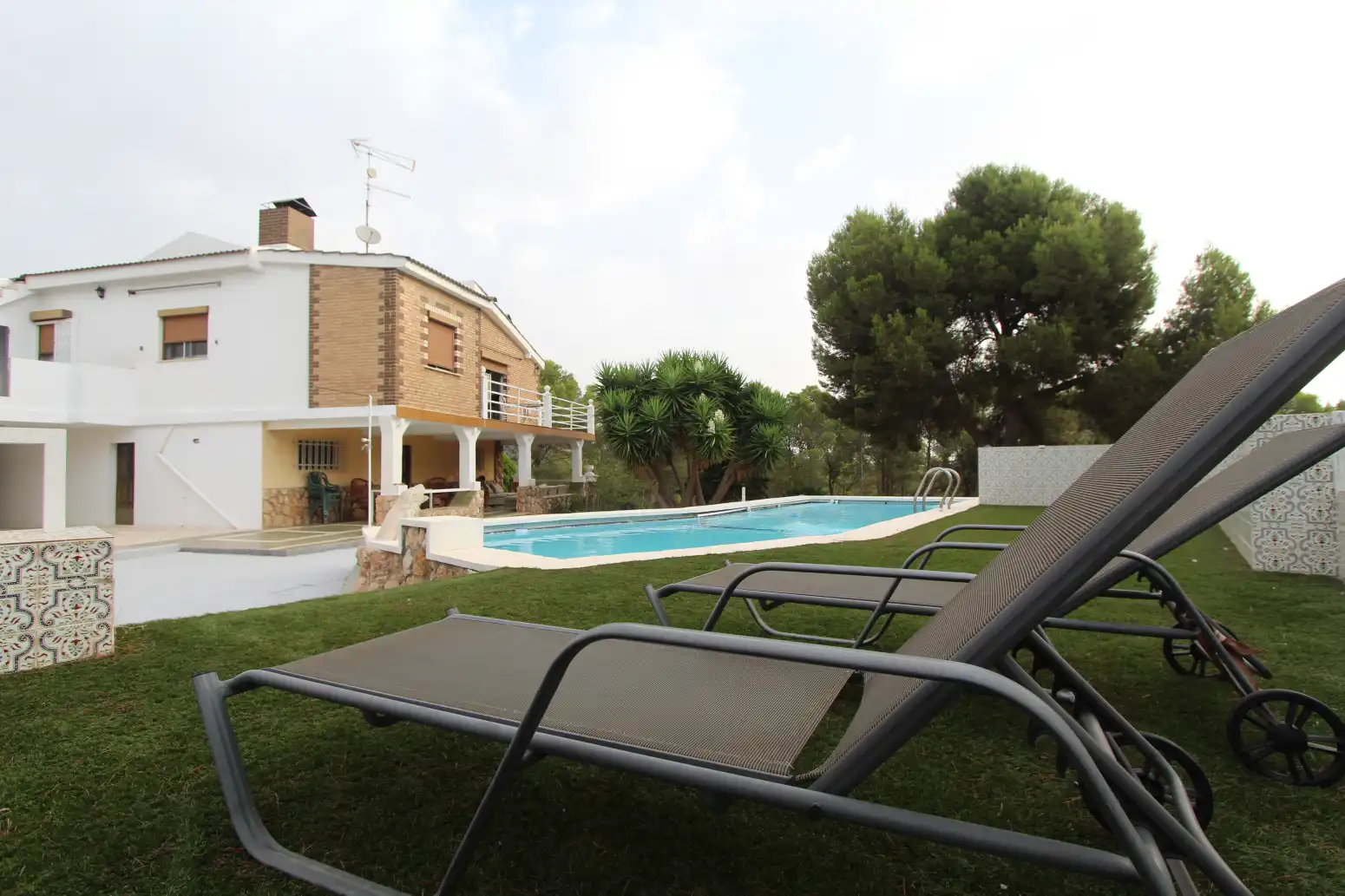 Piscina de Casa o xalet en venda en Torrent amb Aire condicionat, Calefacció i Terrassa