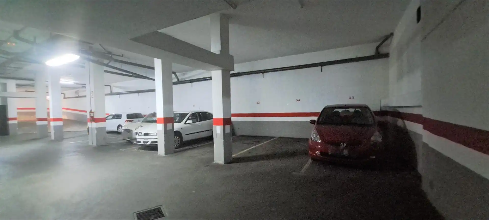 Aparcament de Dúplex de lloguer en Granada amb Aire condicionat i Traster