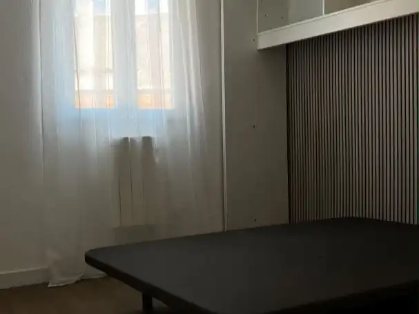 Dormitori de Pis de lloguer en Madrid amb Aire condicionat, Calefacció i Rentadora
