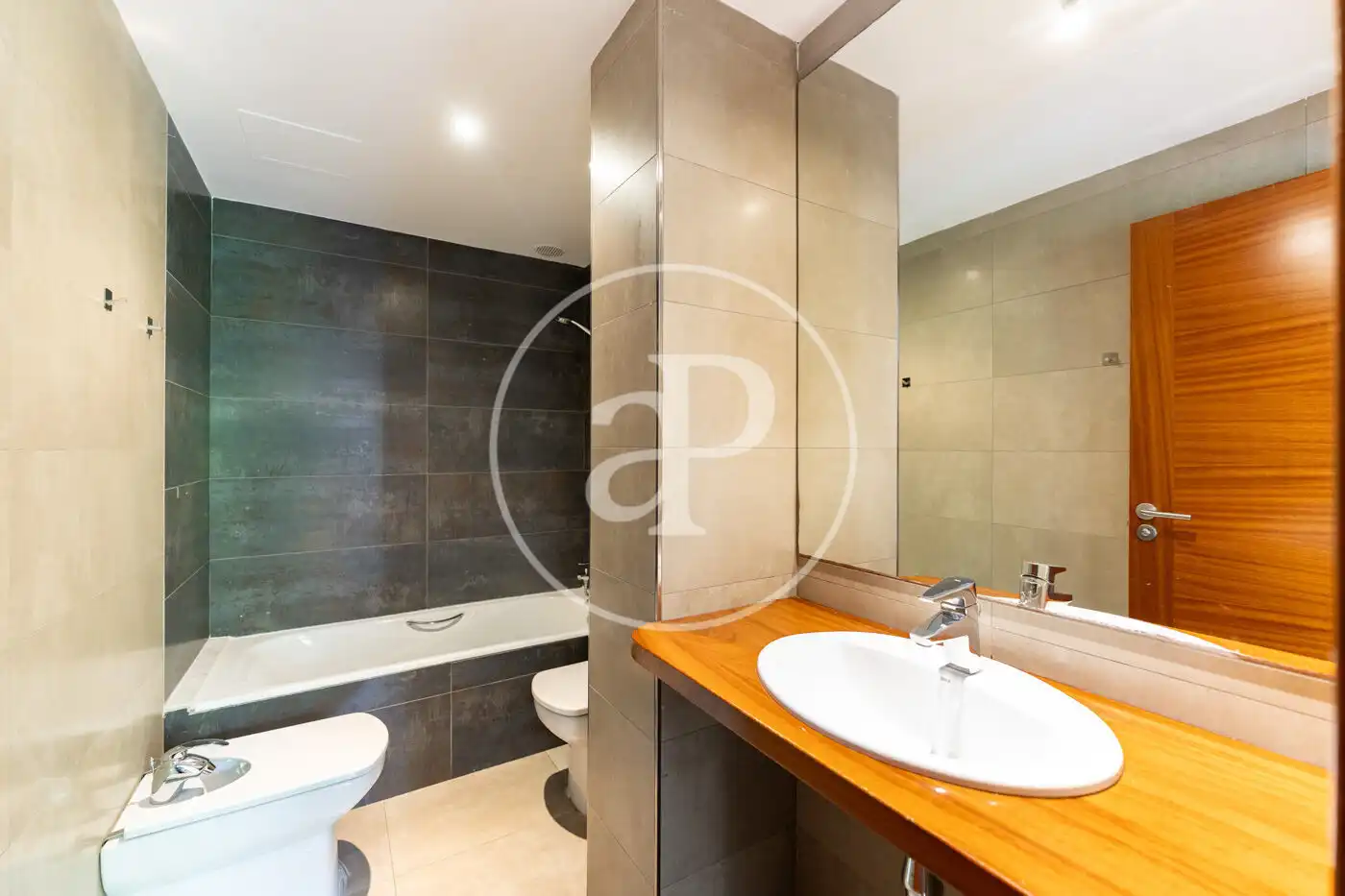 Bathroom of Flat for rent in  Palma de Mallorca  with Air Conditioner, Heating and Terrace